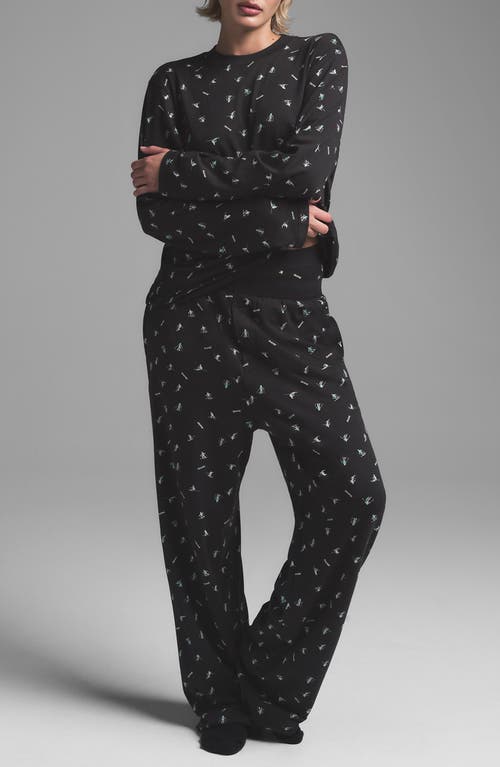 Skims Boyfriend Long Sleeve T-shirt & Loose Pants Pajamas In Washed Onyx Ski Print