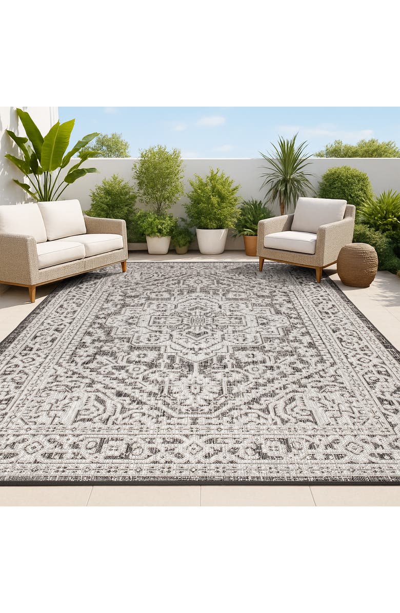JONATHAN Y Sinjuri Medallion Textured Weave Indoor/Outdoor Area Rug, Alternate, color, Gray/Black