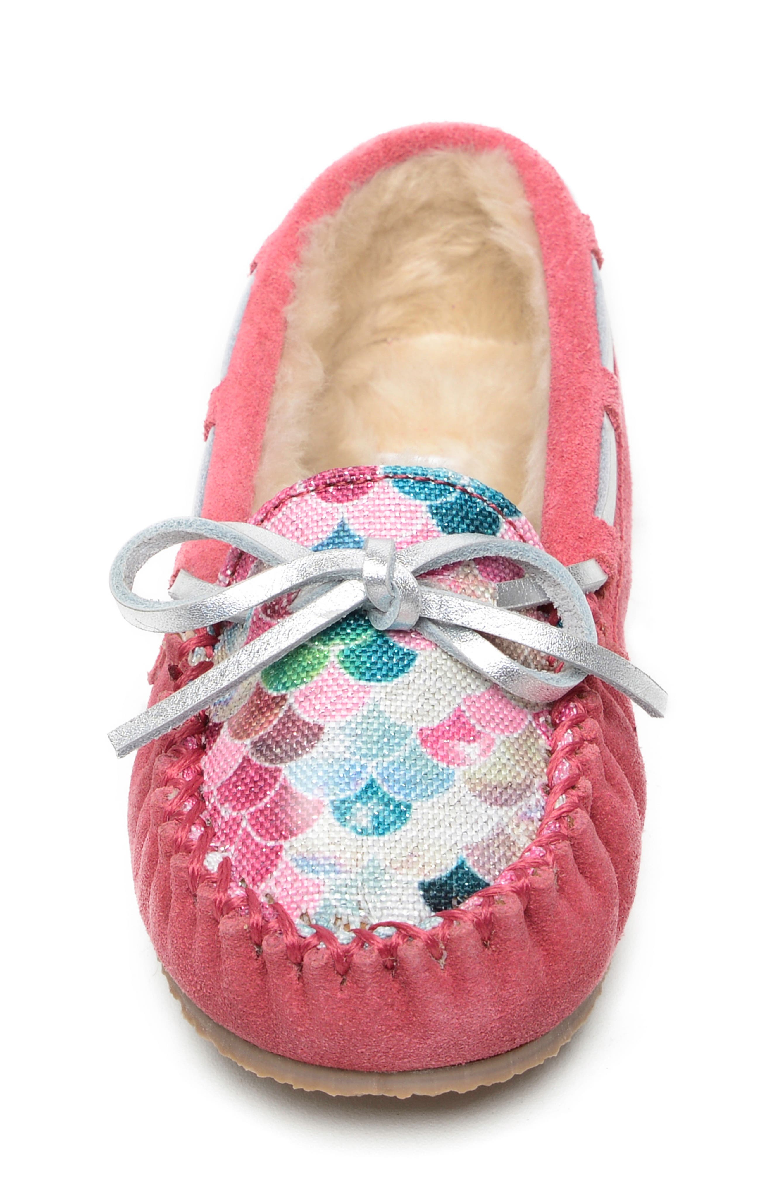 Minnetonka Cassie Faux Fur Slipper, Alternate, color, Mermaid Hot Pink