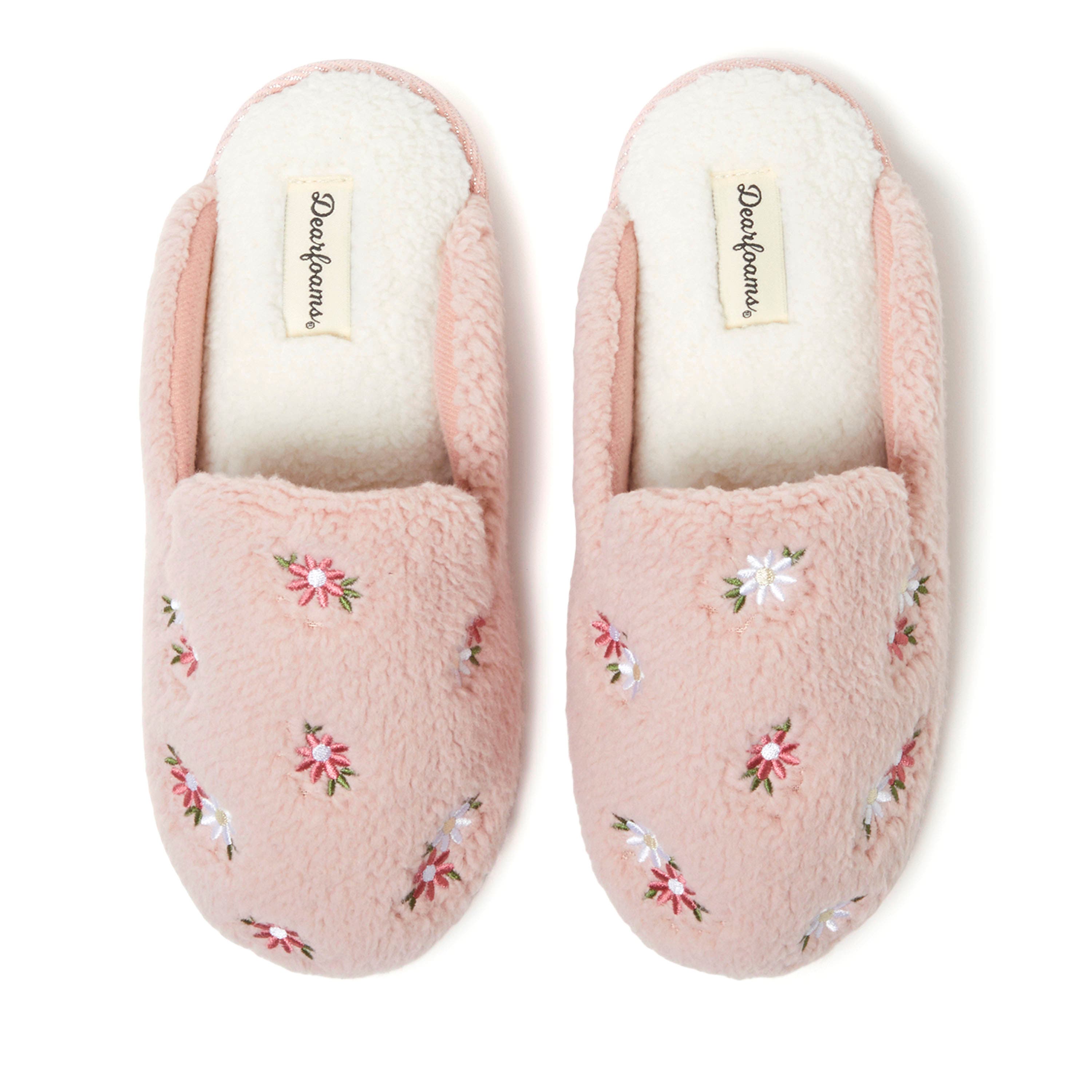 DEARFOAMS Valentines Day Hearts Scuff Slipper, Alternate, color, Pink Daisy