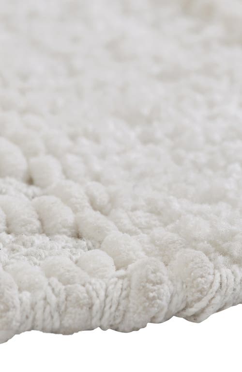 Vcny Home Tahari Home Asalia Chenille Bath Mat In Ivory