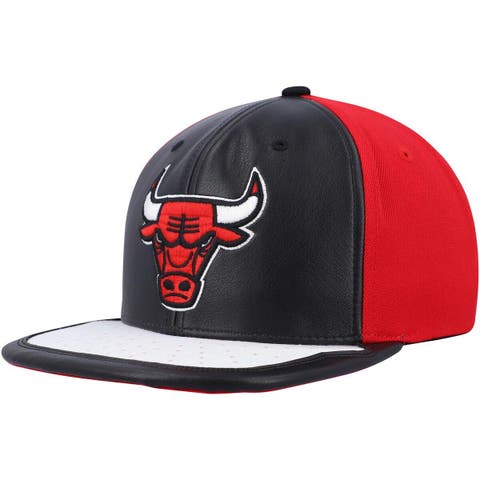 Men's Mitchell & Ness Black/White Chicago Bulls Day One Snapback Hat