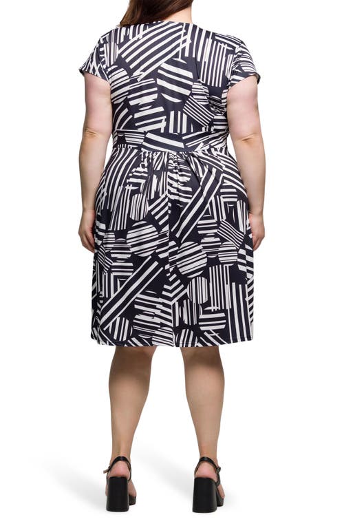 24seven Comfort Apparel Plus Size Cap Sleeve V-neck Knee Length Pocket Dress In Black