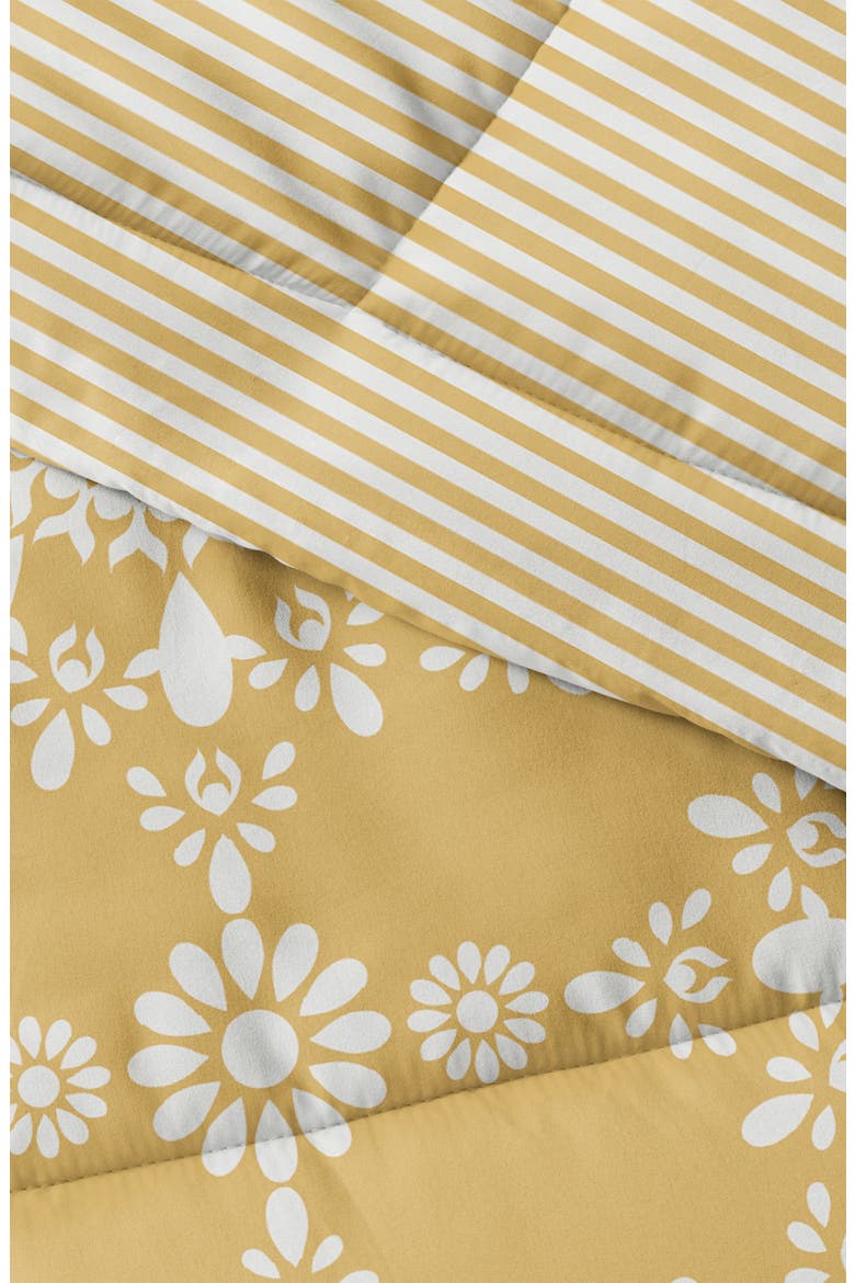 Premium Ultra Soft Daisy Medallion Reversible Down-Alternative Comforter Set, Alternate, color, YELLOW