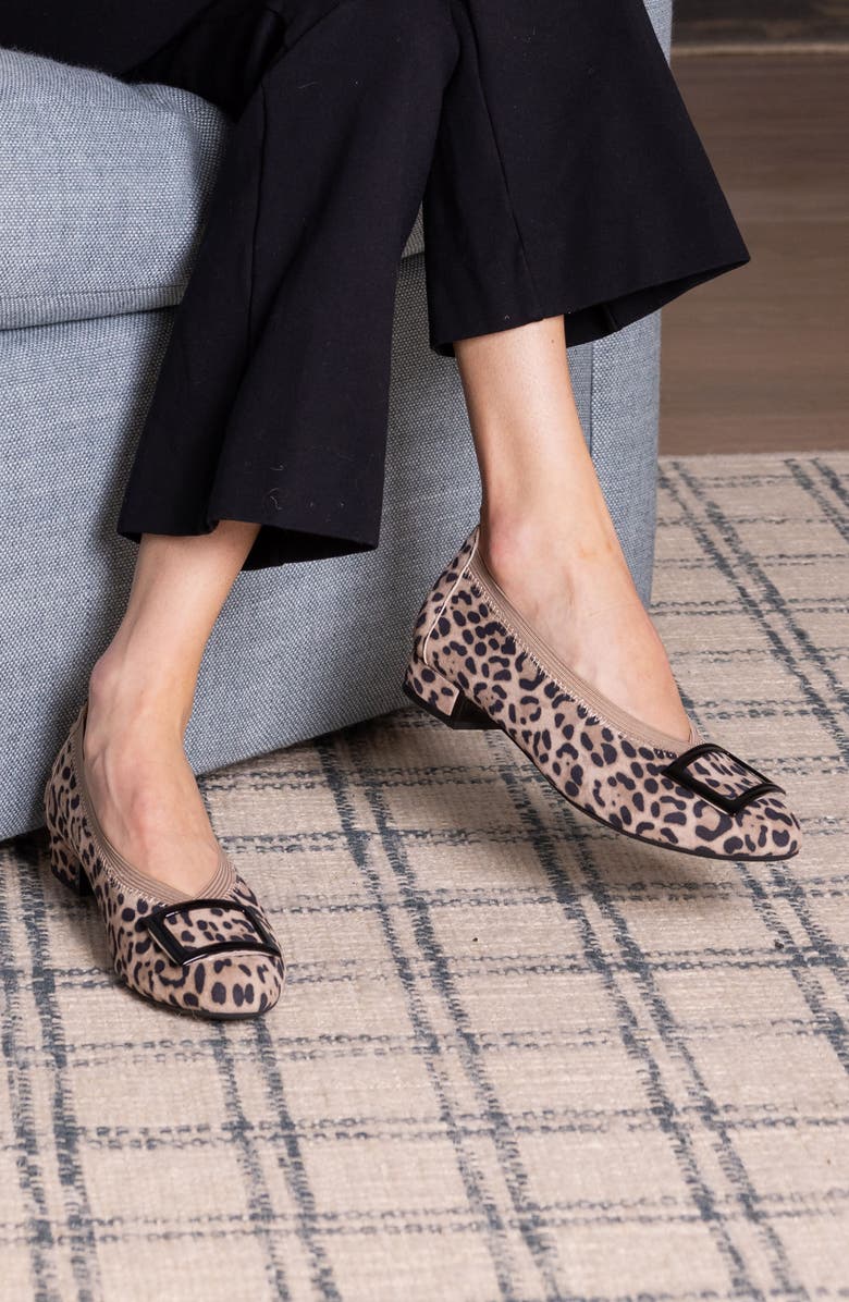 L'Amour des Pieds Floella Ballet Pump, Alternate, color, Tan/ Black