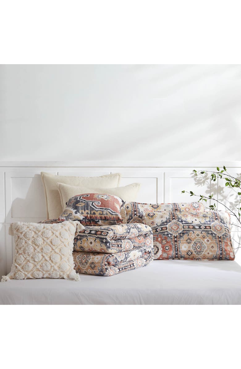 SOUTHSHORE FINE LINENS Kilim 7-Piece Oversized Quilt Bedding Set, Alternate, color, Natural