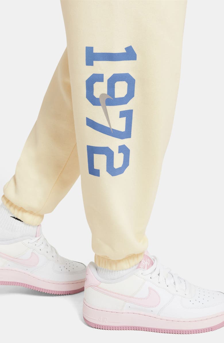 Nike Kids' Sportswear Club Fleece Sweatpants, Alternate, color, Coconut Milk/ College Grey