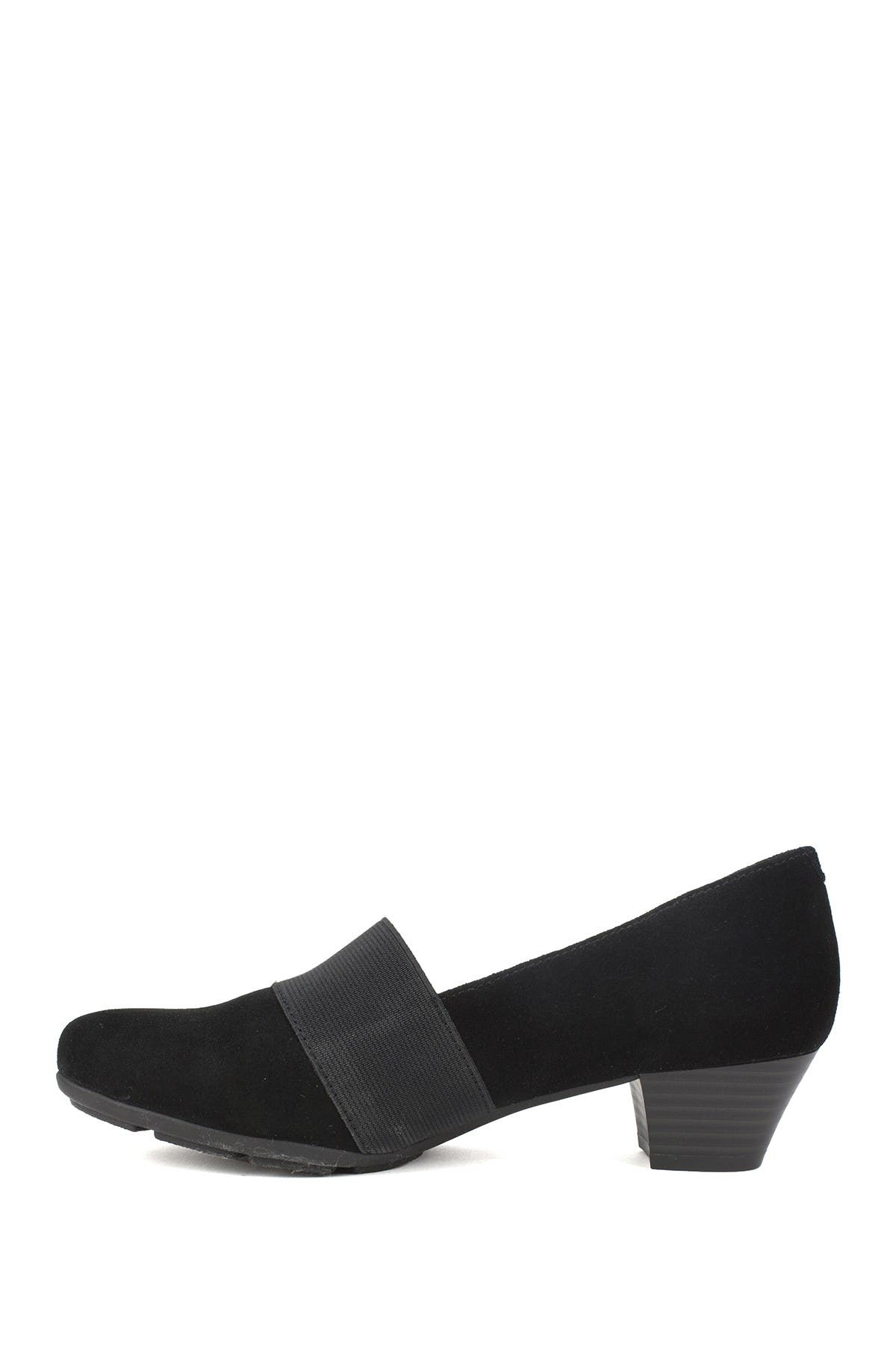 CLIFFS BY WHITE MOUNTAIN Uphill Suede Block Heel Pump (Women ...