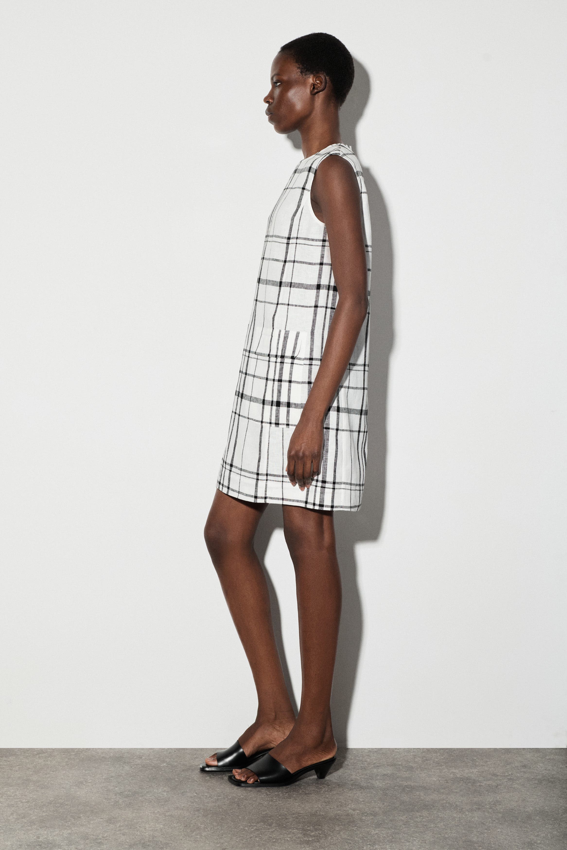 Linen Mini Shift Dress - image 4