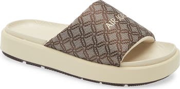 スニーカー Nike Jordan Sophia Women's Slides Amazon.com | Nike Jordan Sophia Women's Luxe Slides (Light