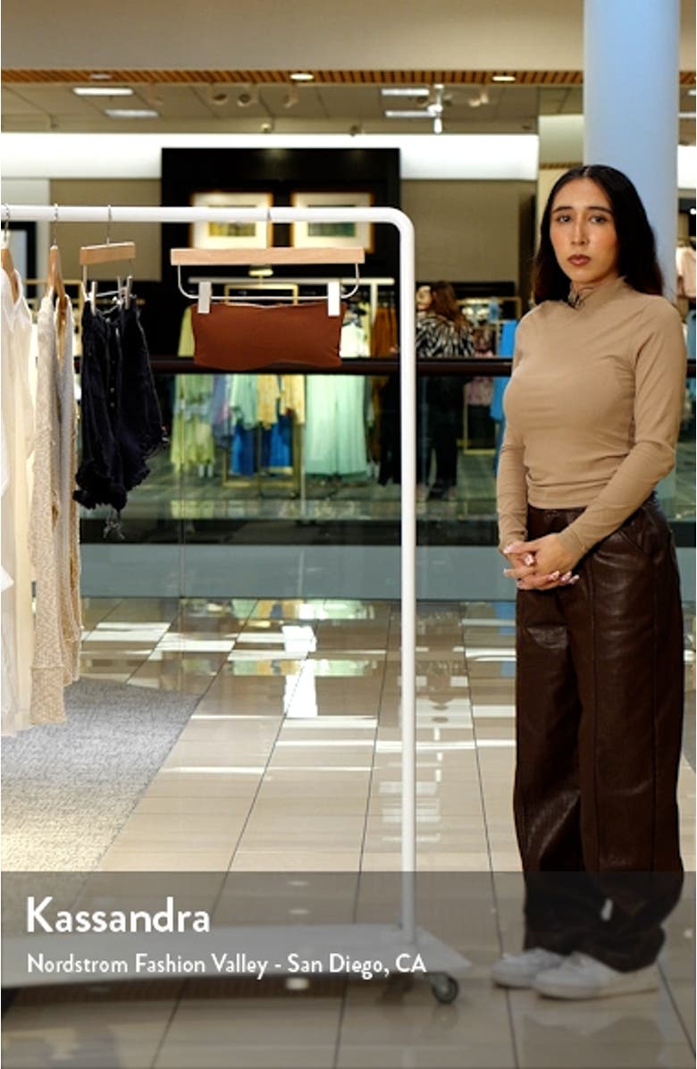 True Body Wireless Convertible Bandeau Bra, sales video thumbnail