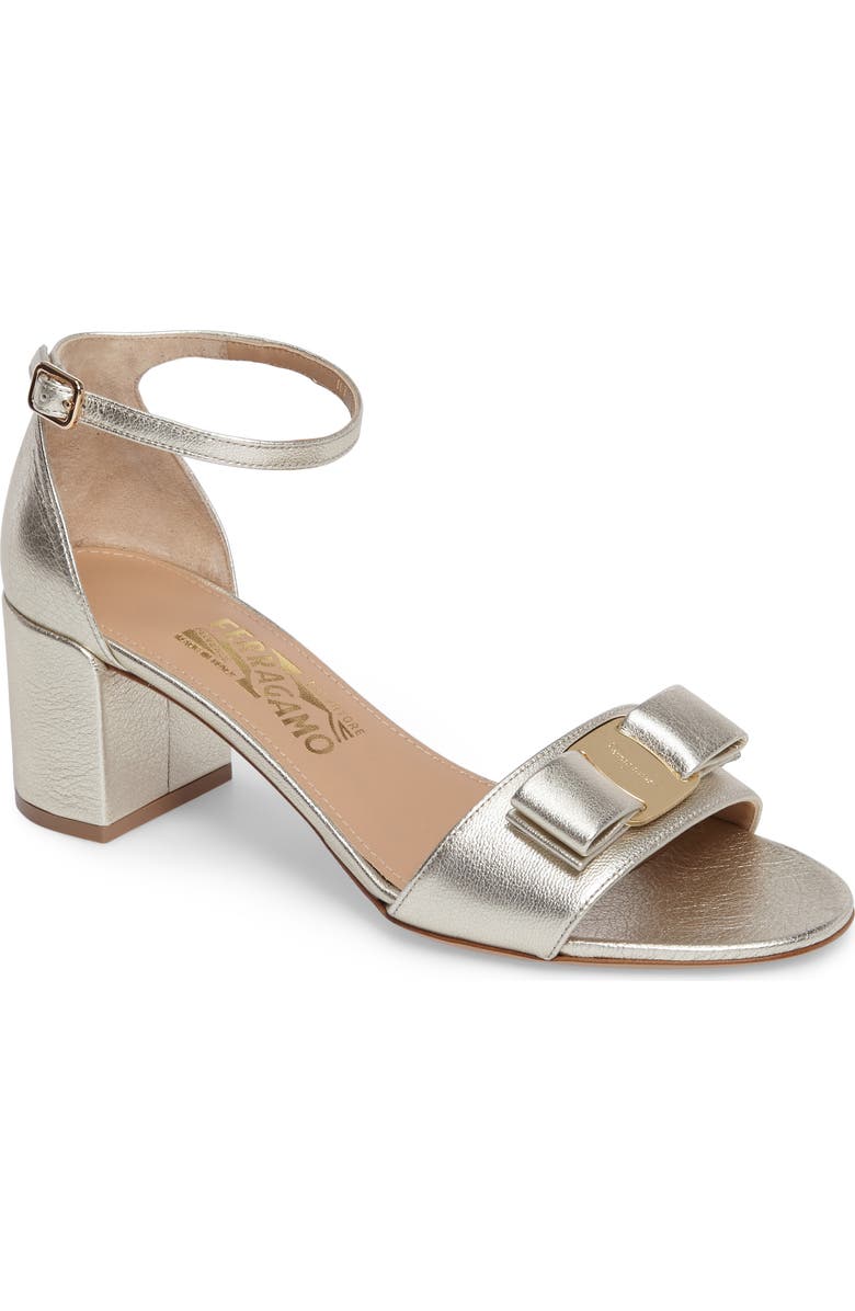FERRAGAMO Salvatore Ferragamo Gavina Block Heel Bow Sandal, Main, color,
