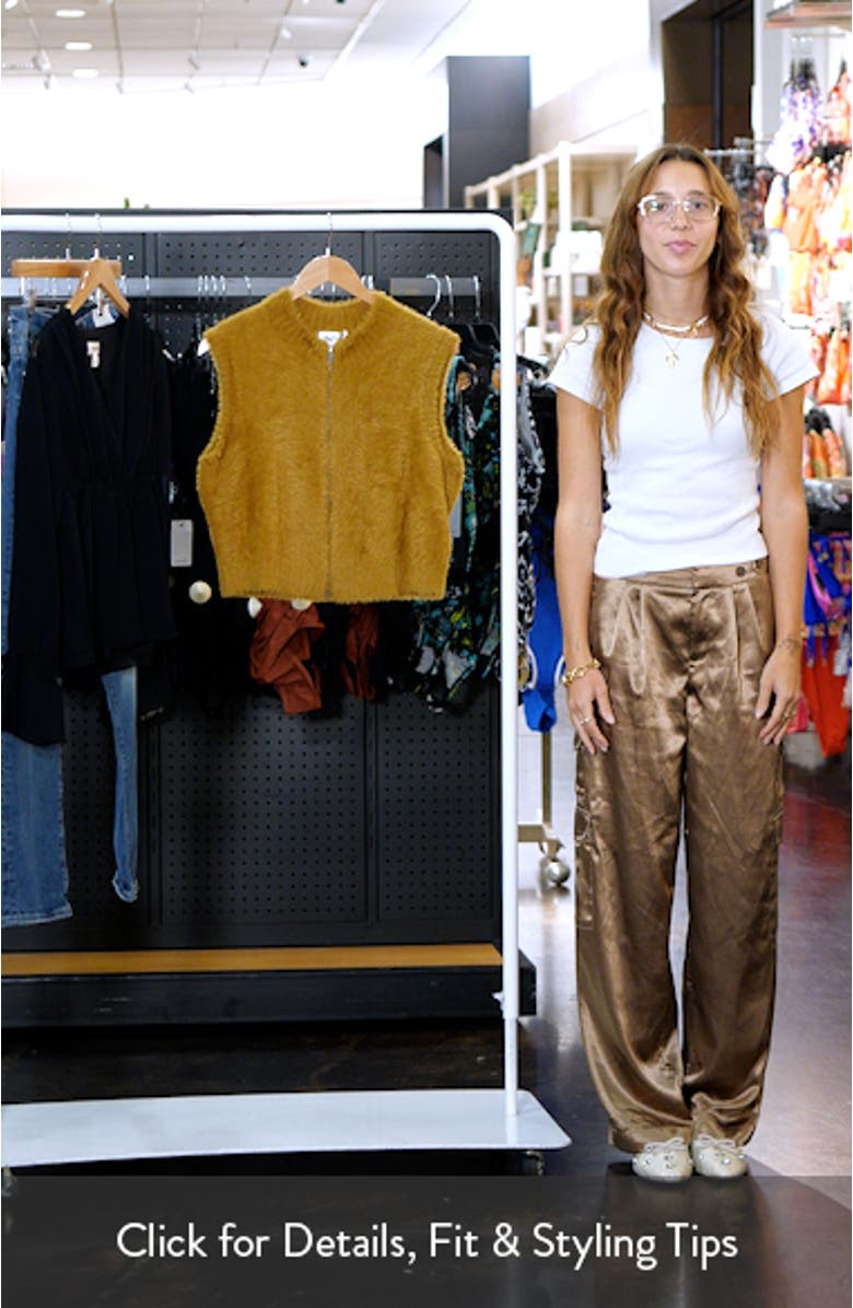 Yona Zip Vest, sales video thumbnail