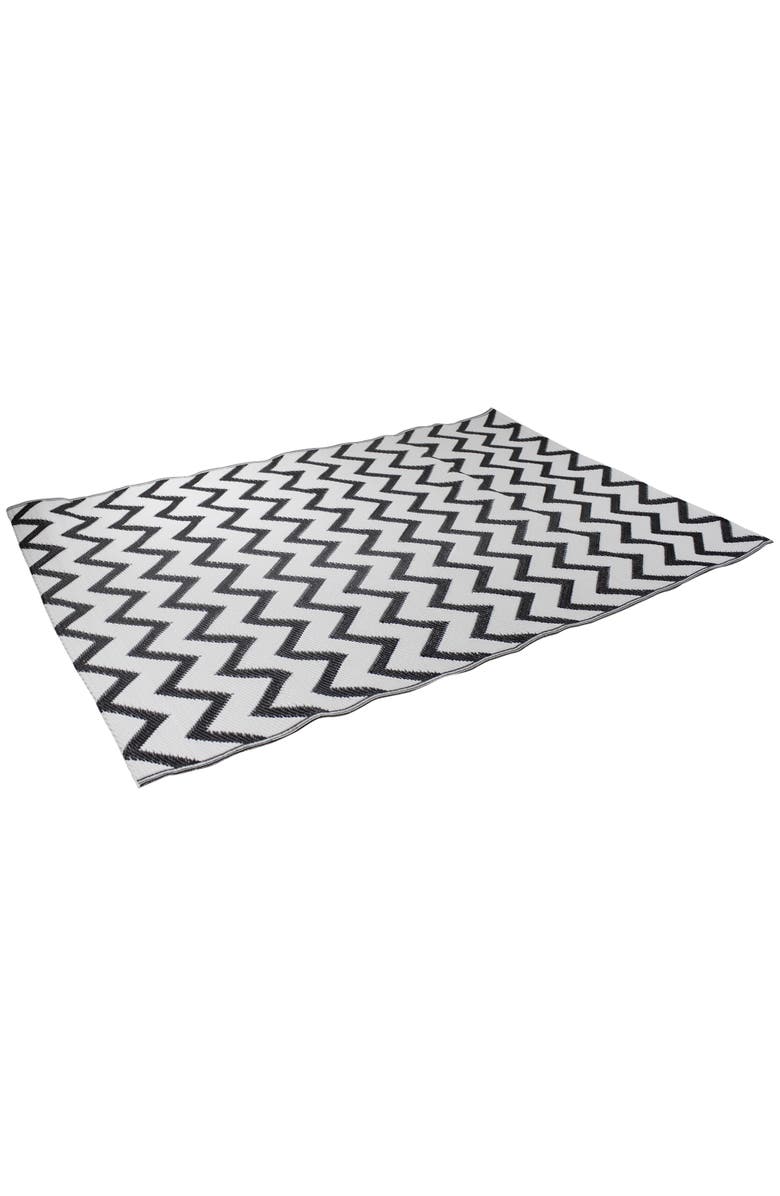 Northlight 4' x 6' Black and White Chevron Rectangular Outdoor Area Rug, Alternate, color, Black