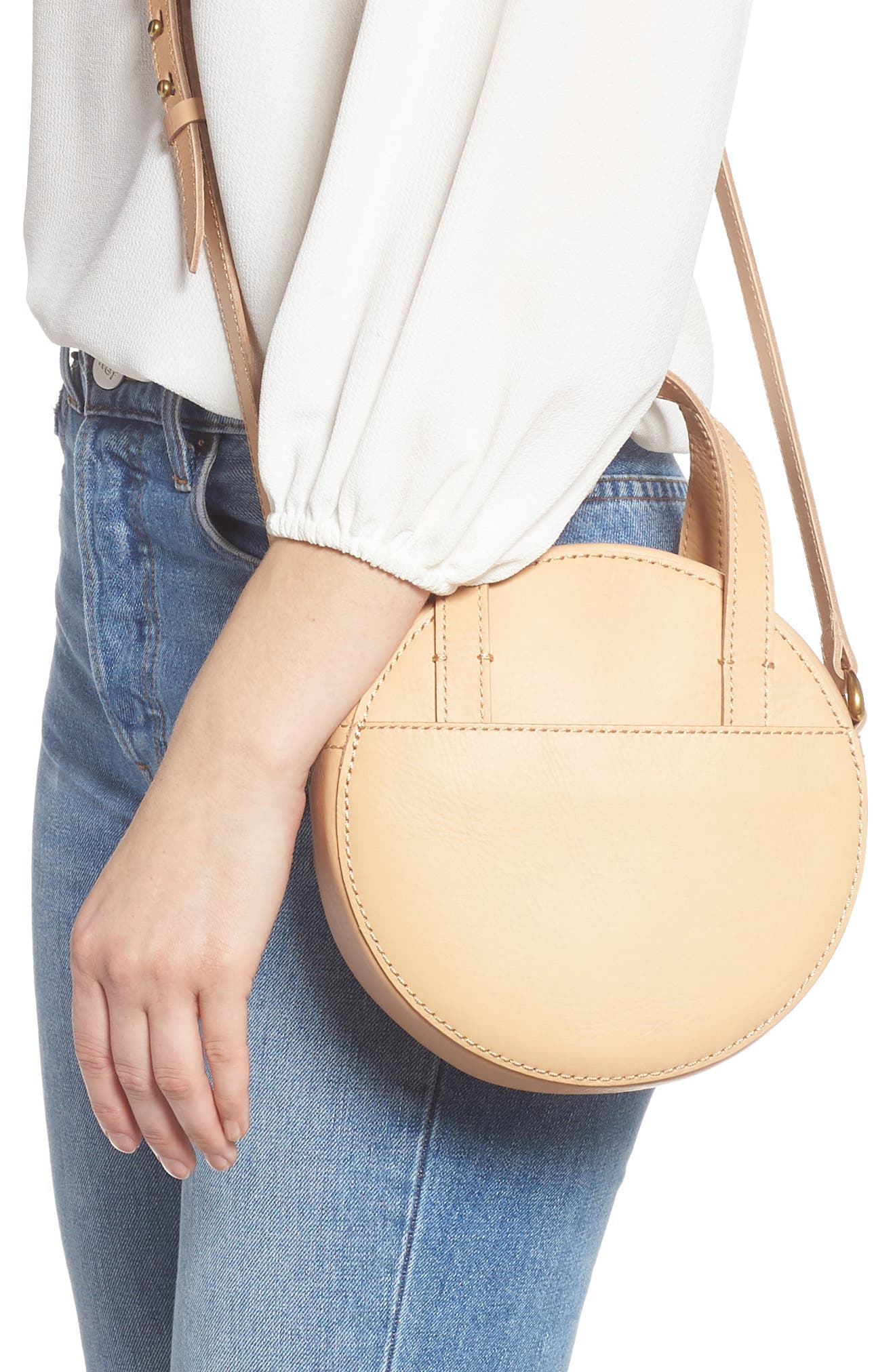 Madewell Juno Circle Leather Crossbody Bag, Alternate, color, 