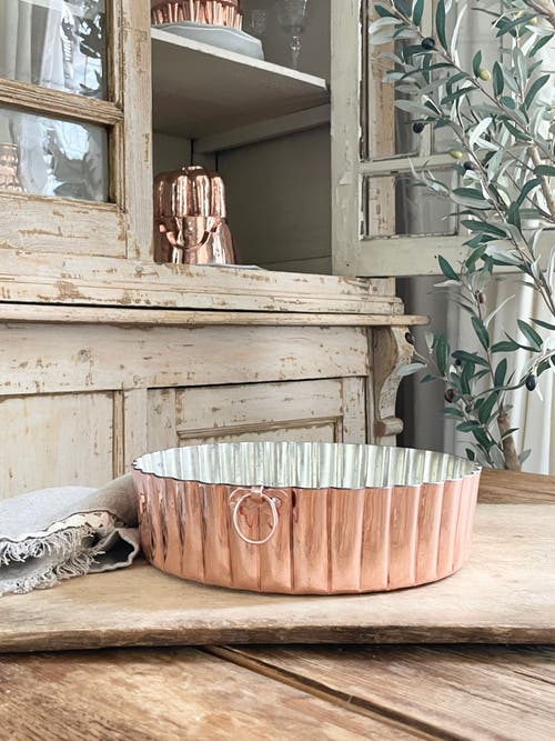 Coppermill Kitchen Vintage Inspired Cake Pan In Copper