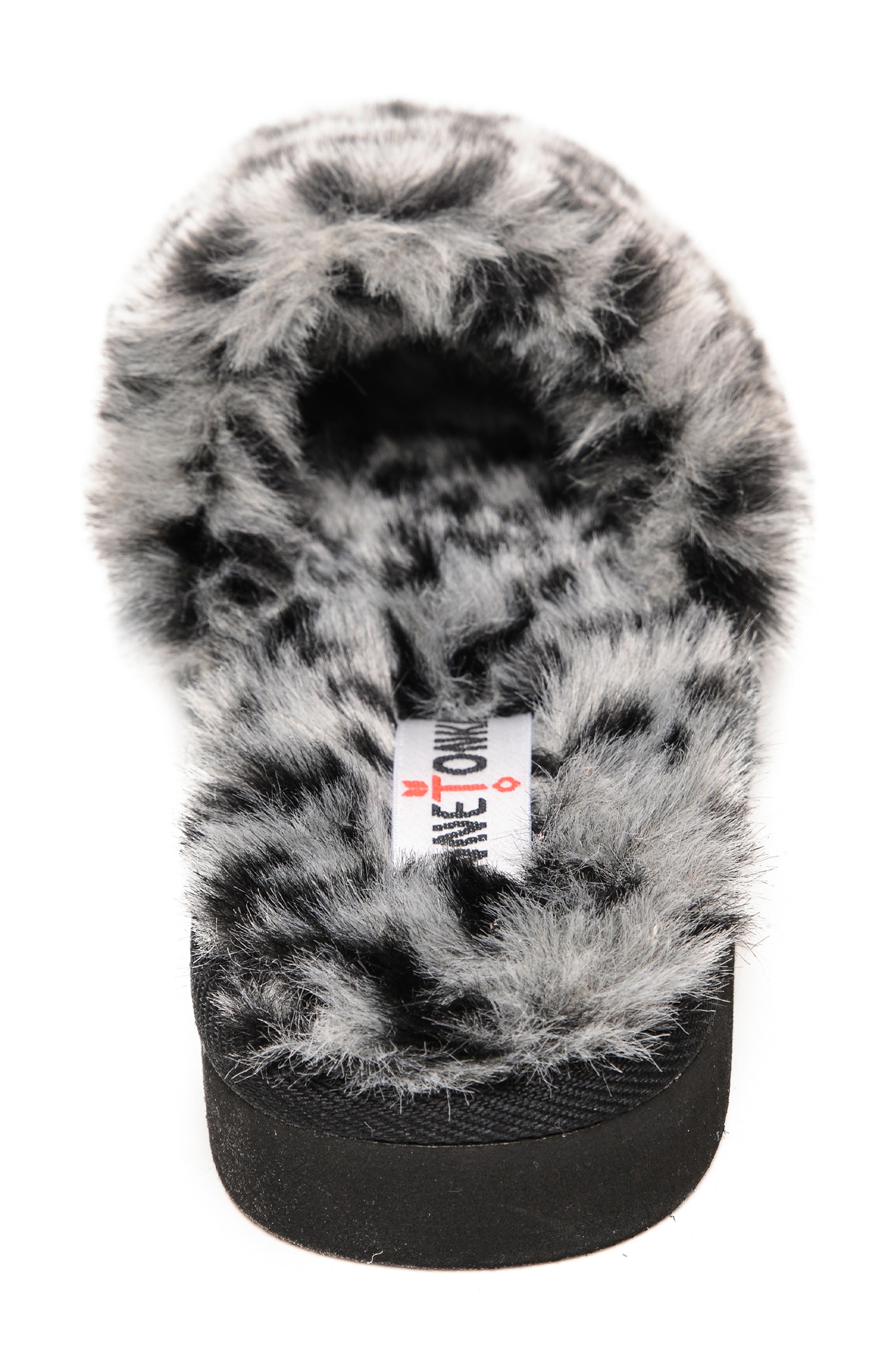Minnetonka Faux Fur Slide Slipper, Alternate, color, Grey Leopard Print