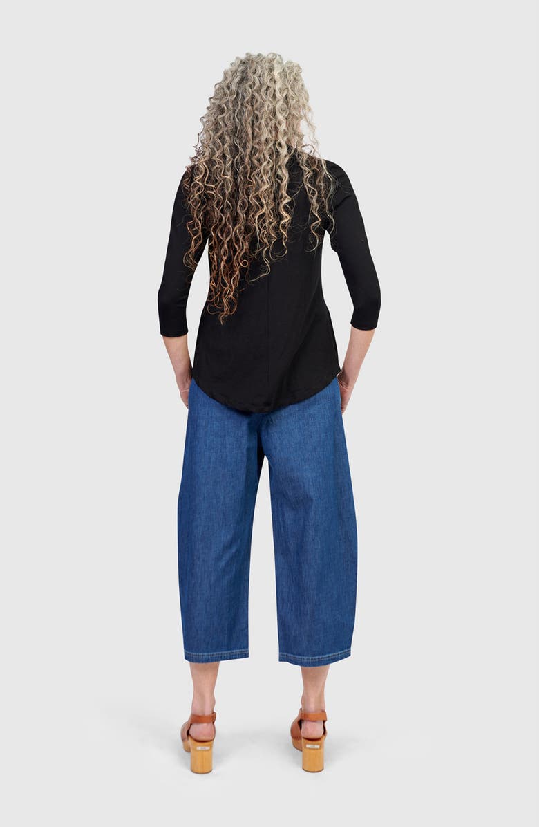 Alembika Essential V-neck Top, Alternate, color, Black