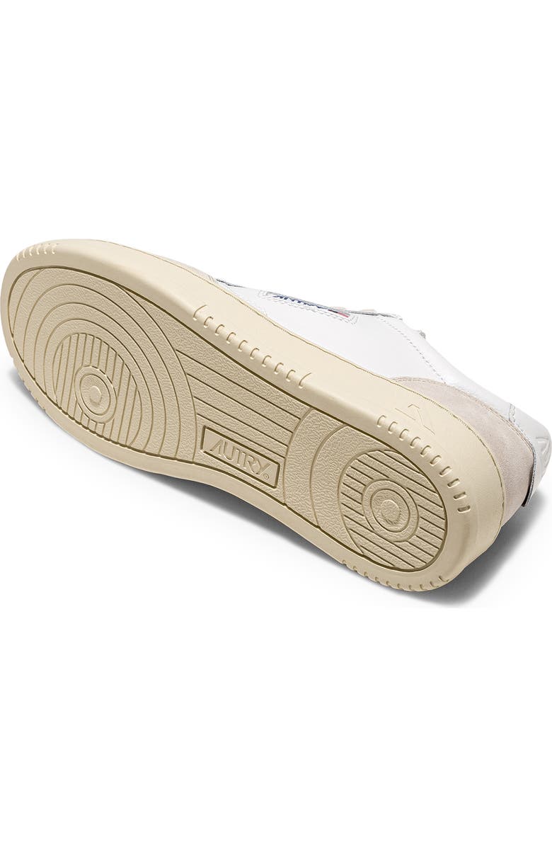 AUTRY Medalist Low Sneaker, Alternate, color, White/ Beige