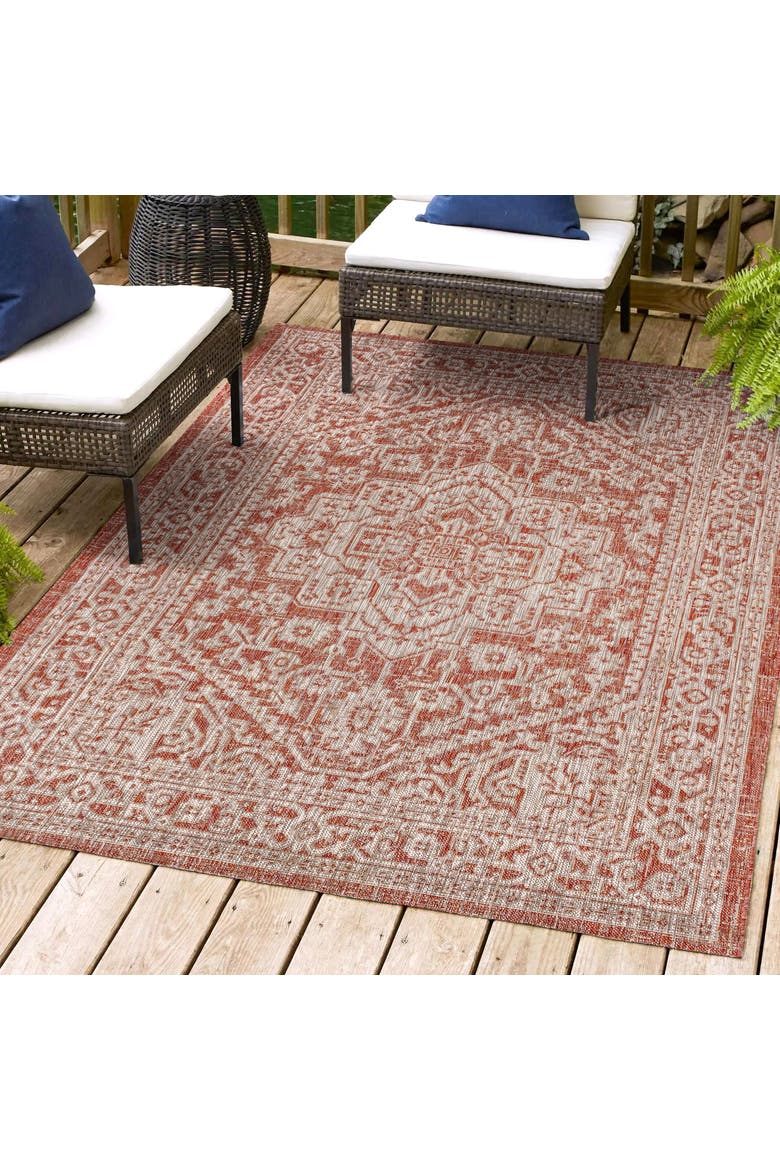 Sinjuri Medallion Textured Weave Indoor/Outdoor Area Rug, Alternate, color, Red/Taupe