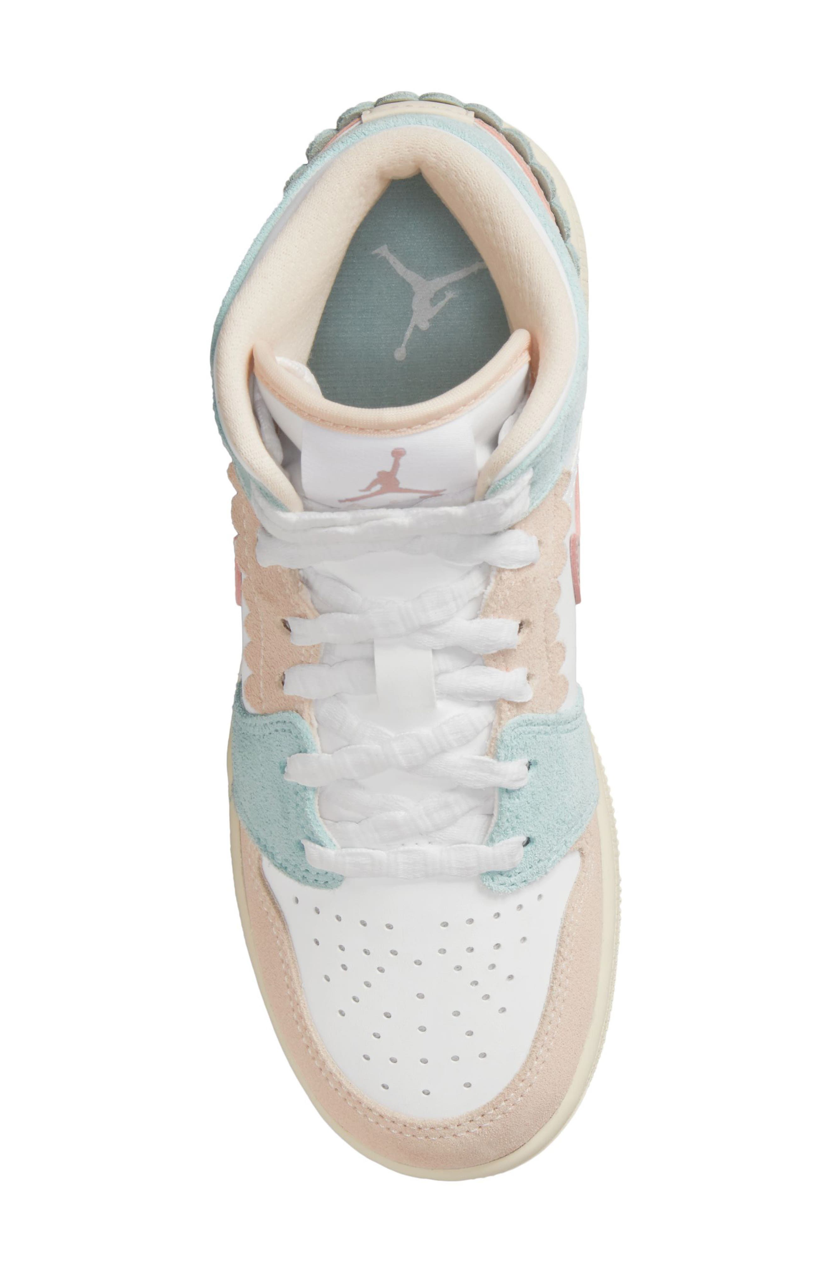 Jordan Kids' Air Jordan 1 Mid SE Sneaker, Alternate, color, 