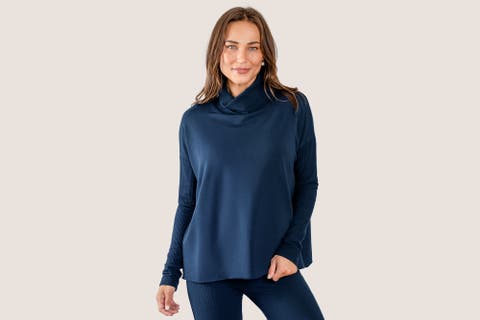 Built-In Shelf Fleece Turtleneck with Rib Details