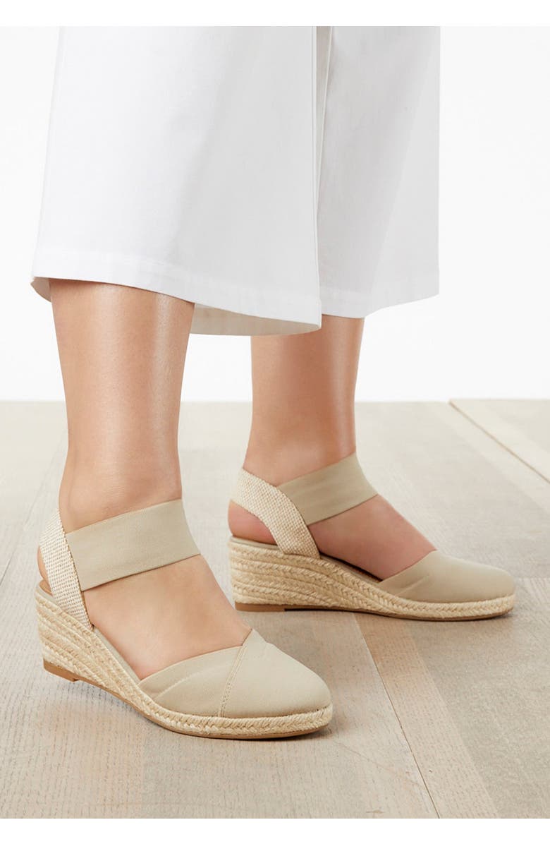 Comfortview The Abra Espadrille, Alternate, color, Black