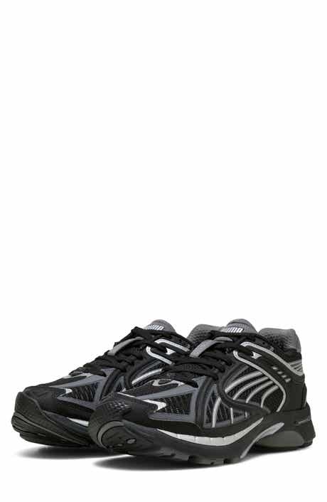 SkyJet Sneaker