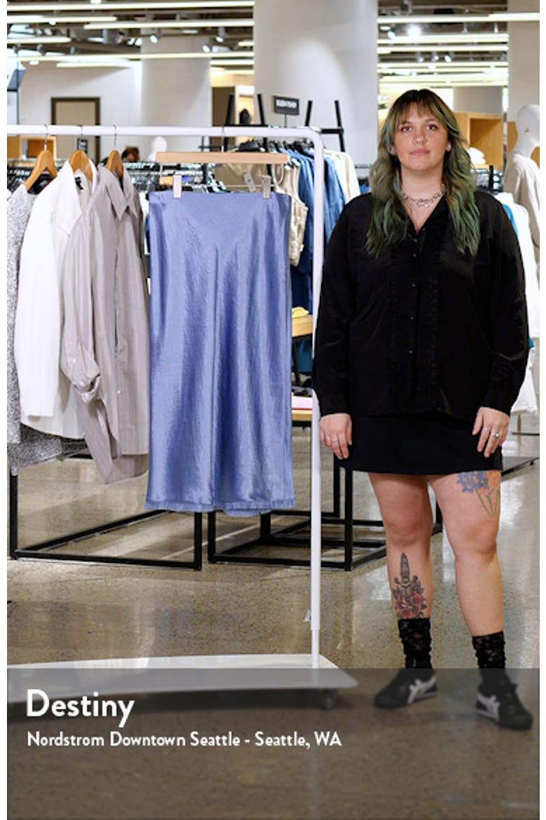 Frayed Trim Satin Midi Skirt video