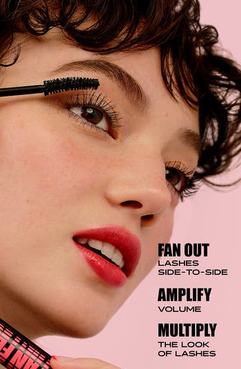 Fan Fest Fanning & Volumizing Mascara