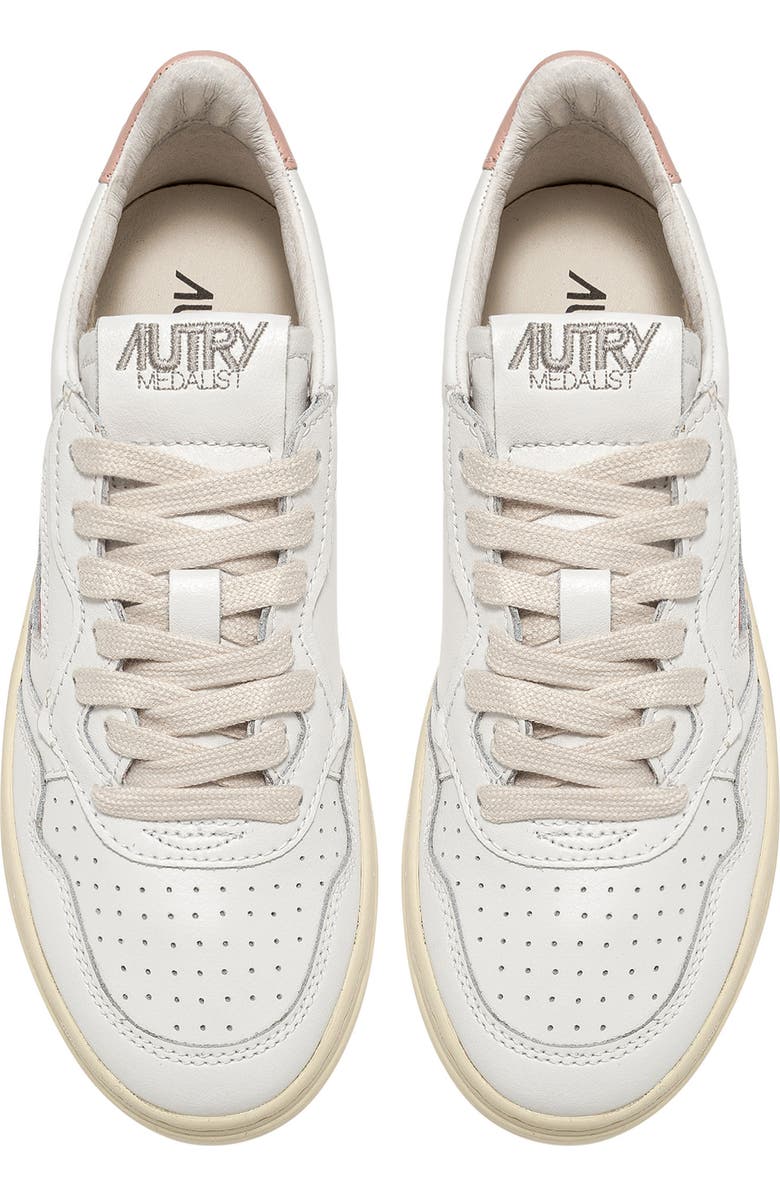 AUTRY Medalist Low Sneaker, Alternate, color, Leather/Leather White/Pink