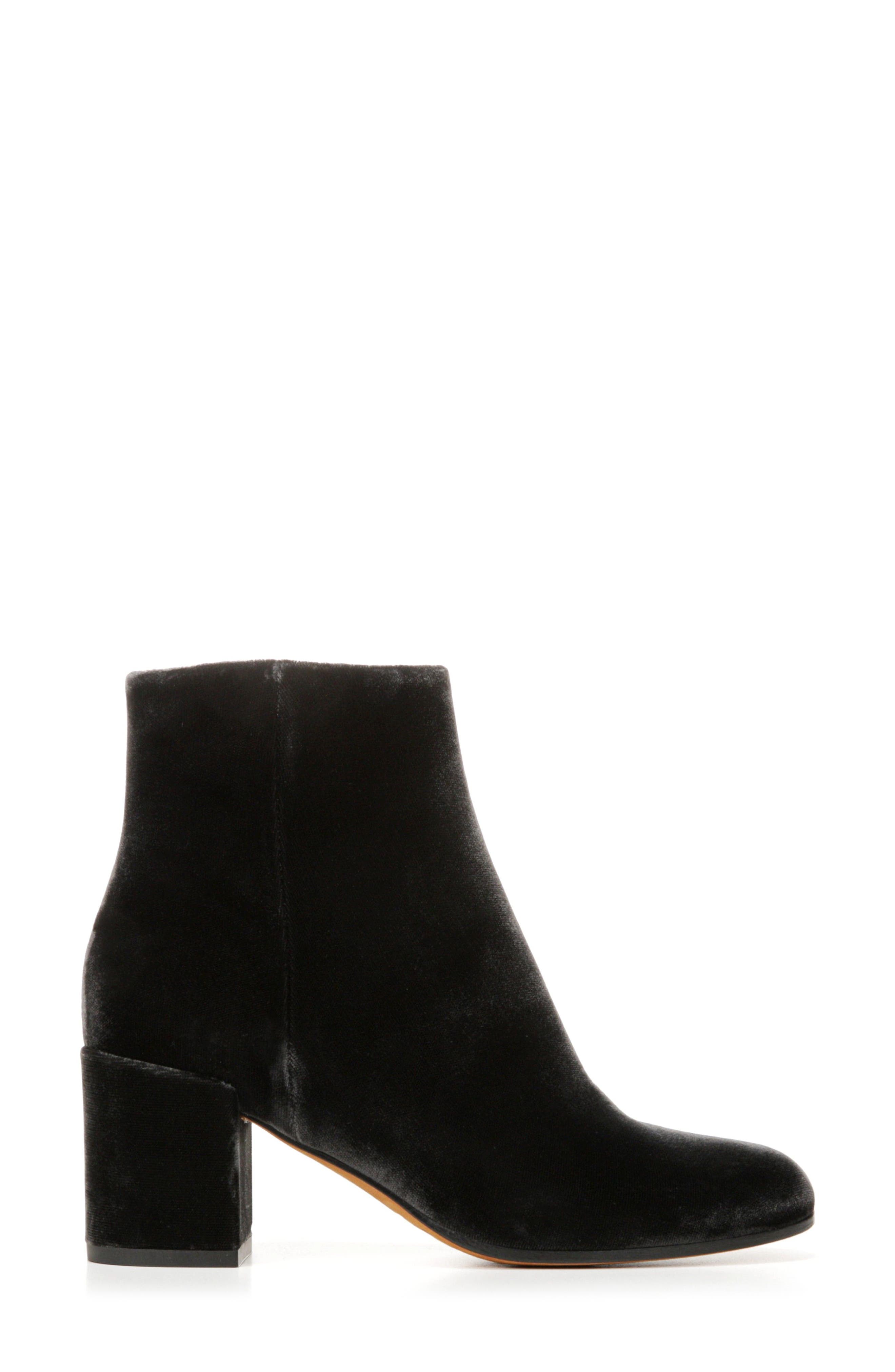 Vince 'Blakely' Block Heel Bootie, Alternate, color, 