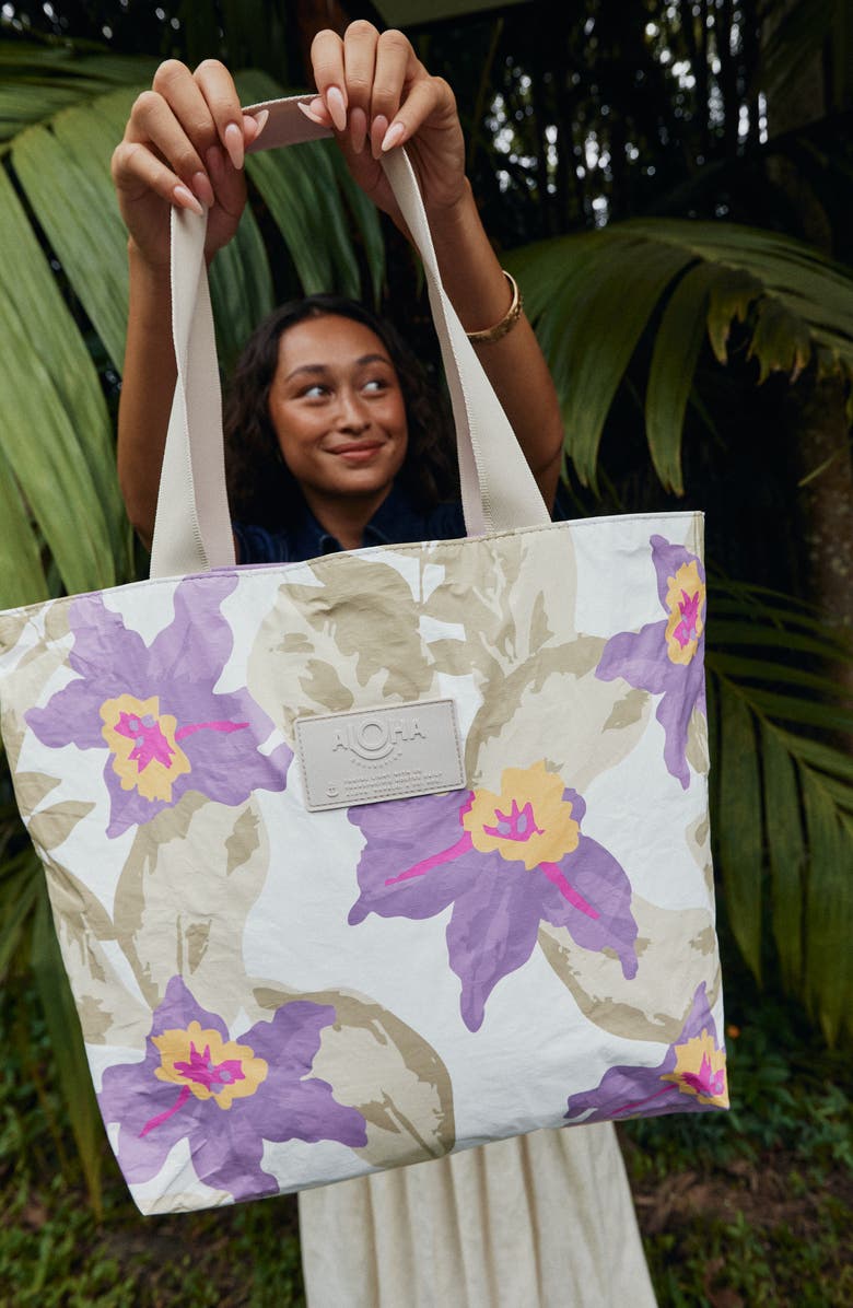 Aloha Collection Day Tripper Makana Water Resistant Tote, Alternate, color, Beige Lavander