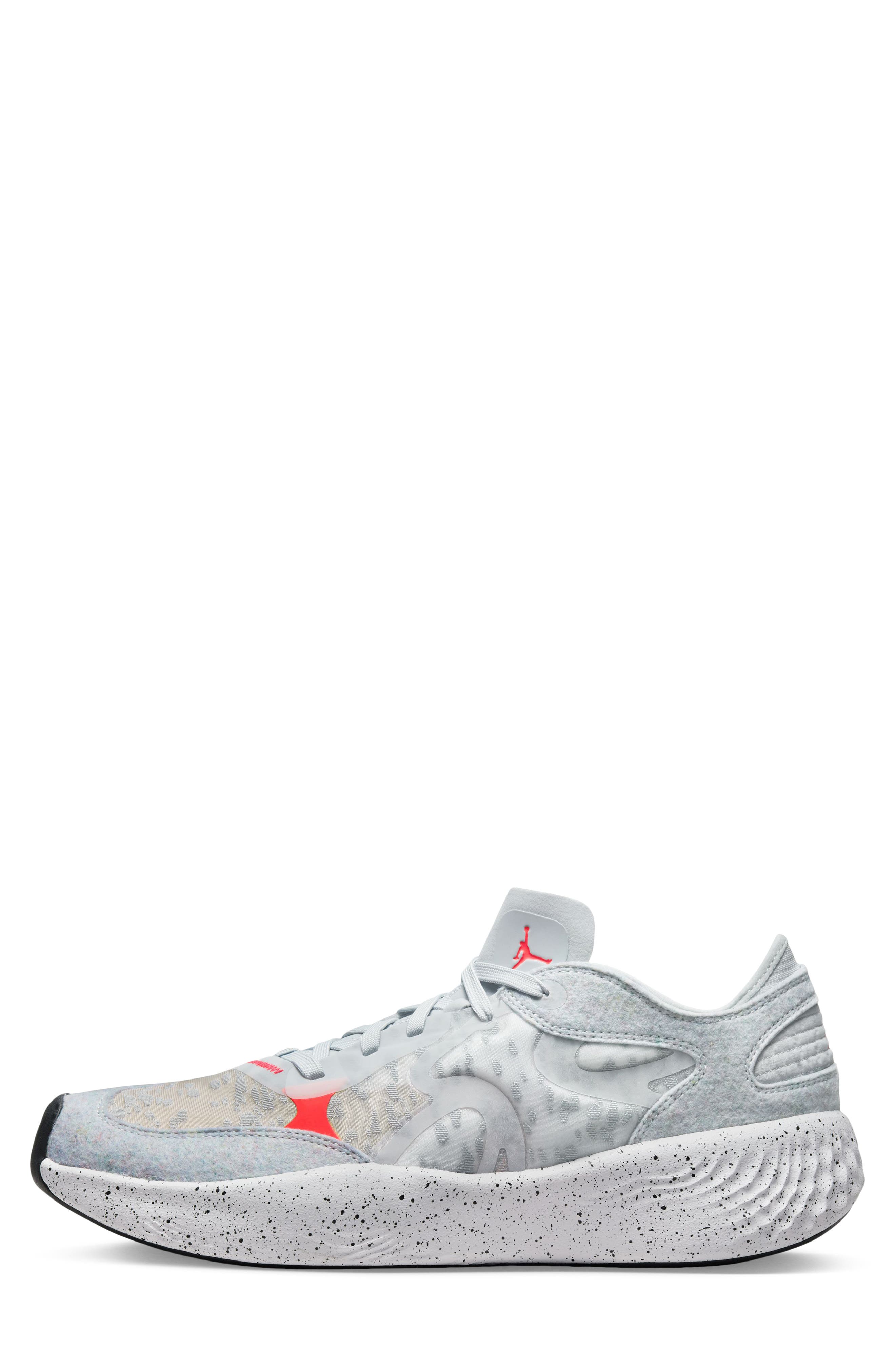 Jordan Air Jordan Dub Zero Running Shoe, Alternate, color, 