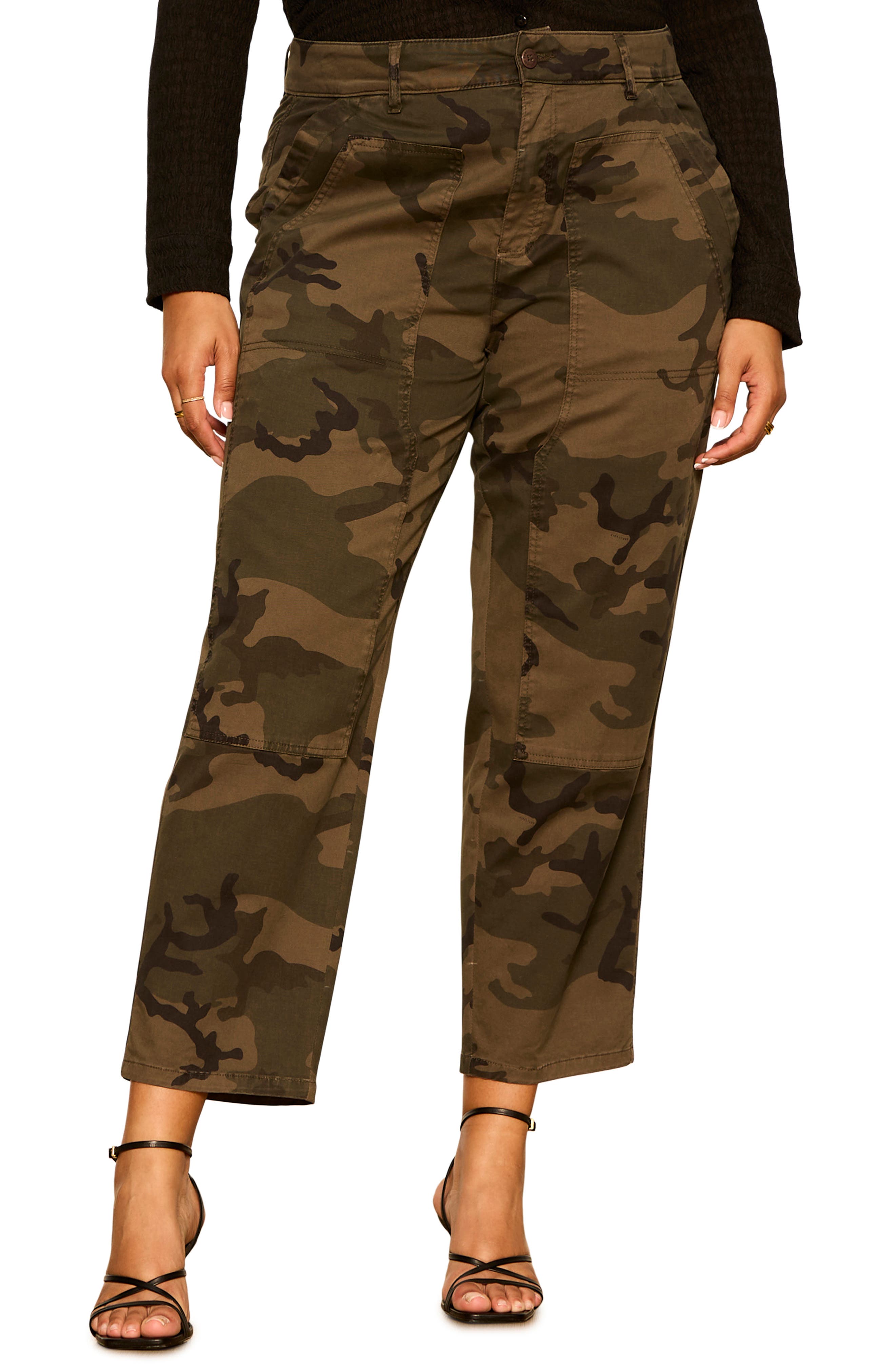 selected HIKER CAMO GREEN