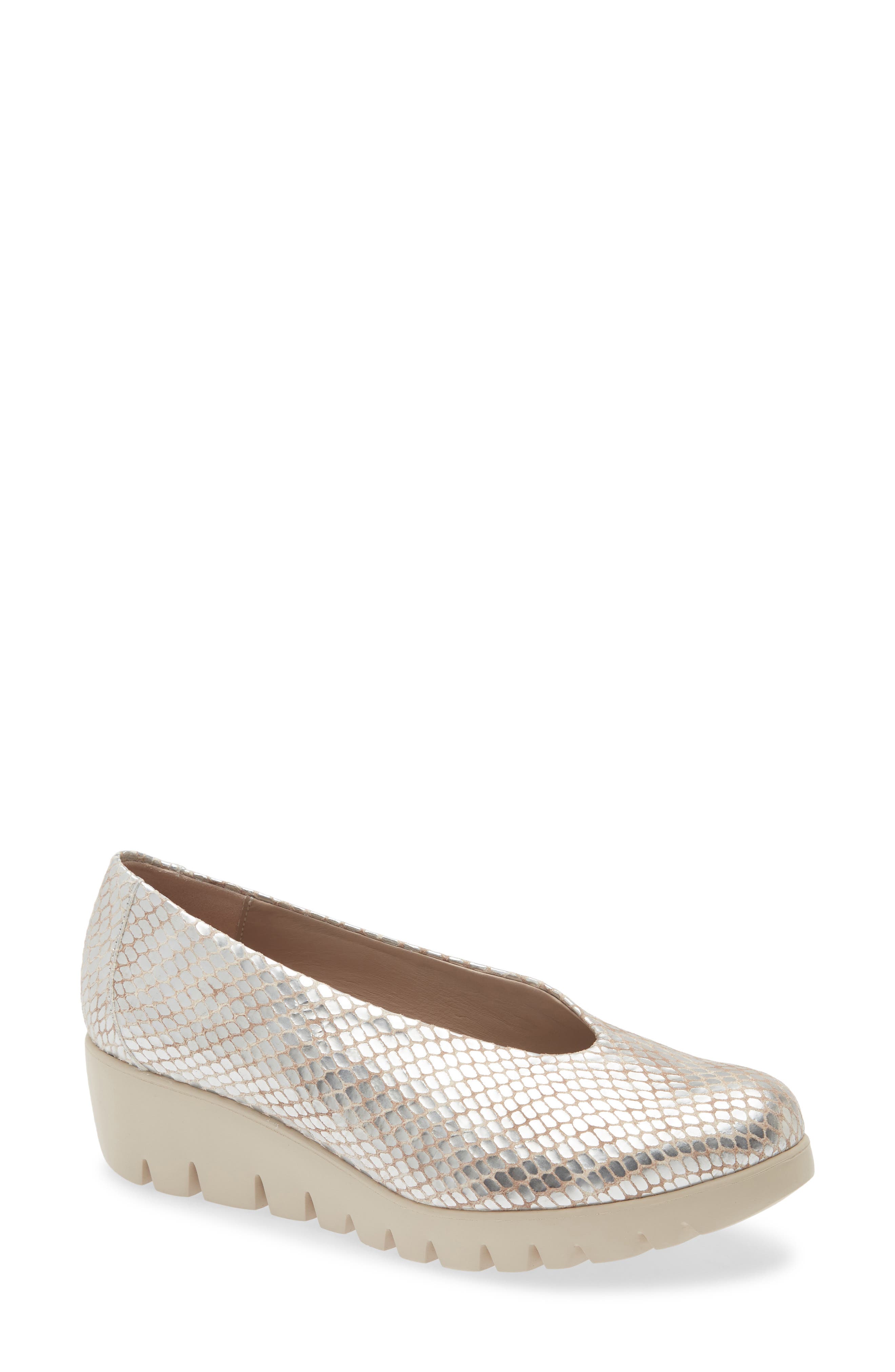 Wonders Extralite Wedge Pump, Main, color, Maya Champagne