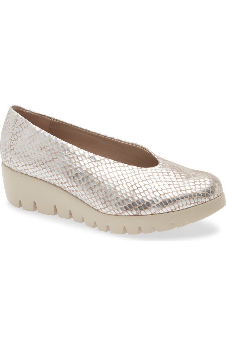 Wonders Extralite Wedge Pump, Main, color, Maya Champagne