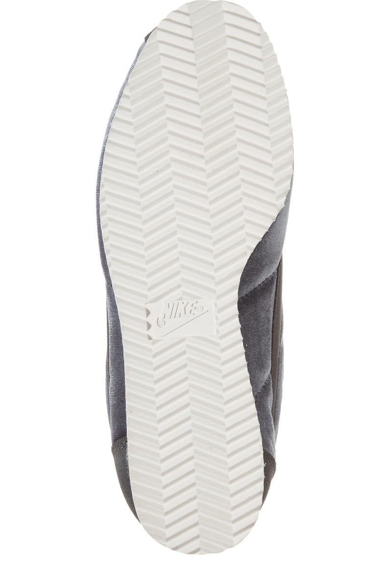 Nike Classic Cortez SE Sneaker, Alternate, color,