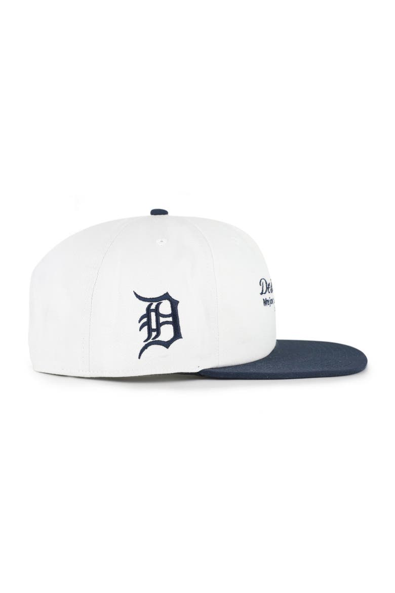 Men's '47 White/Navy Detroit Tigers Script Stack Relaxed Captain Snapback, Alternate, color, White