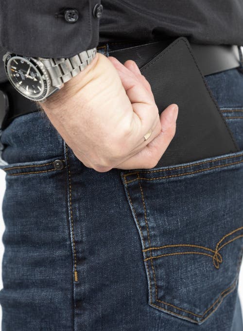Deux Mains Operators Passport Cover In Black
