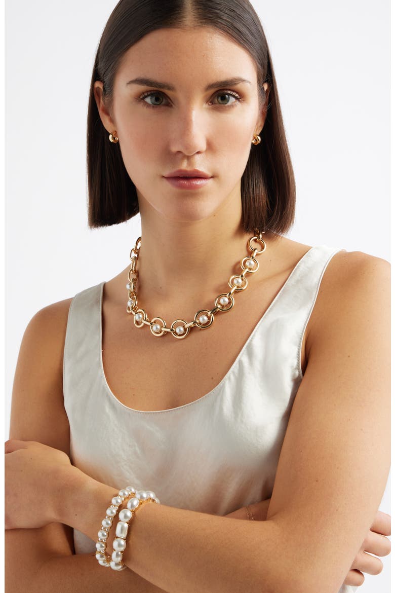 Set of 2 Faux Pearl Stretch Bracelets, Alternate, color, WHITE- GOLD