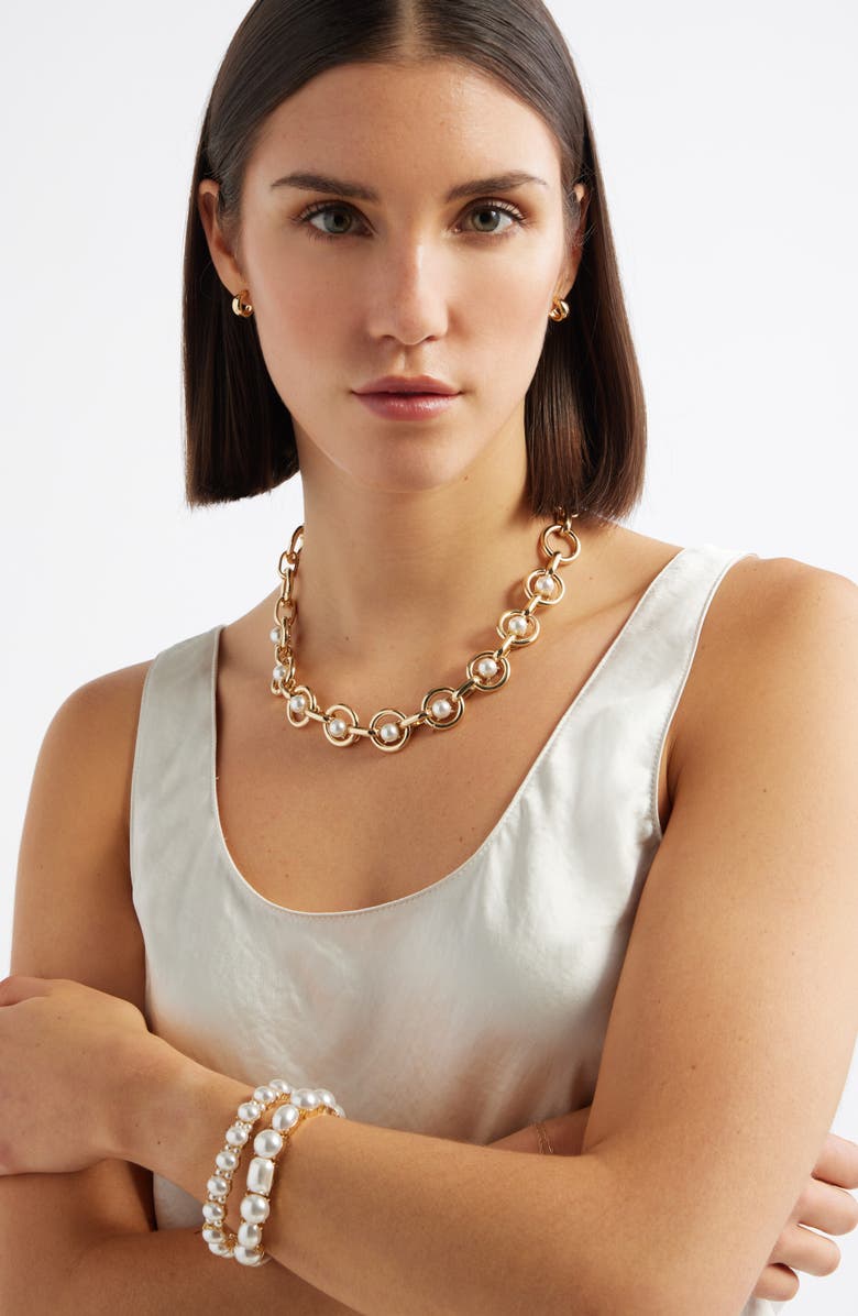 Nordstrom Set of 2 Faux Pearl Stretch Bracelets, Alternate, color, White- Gold