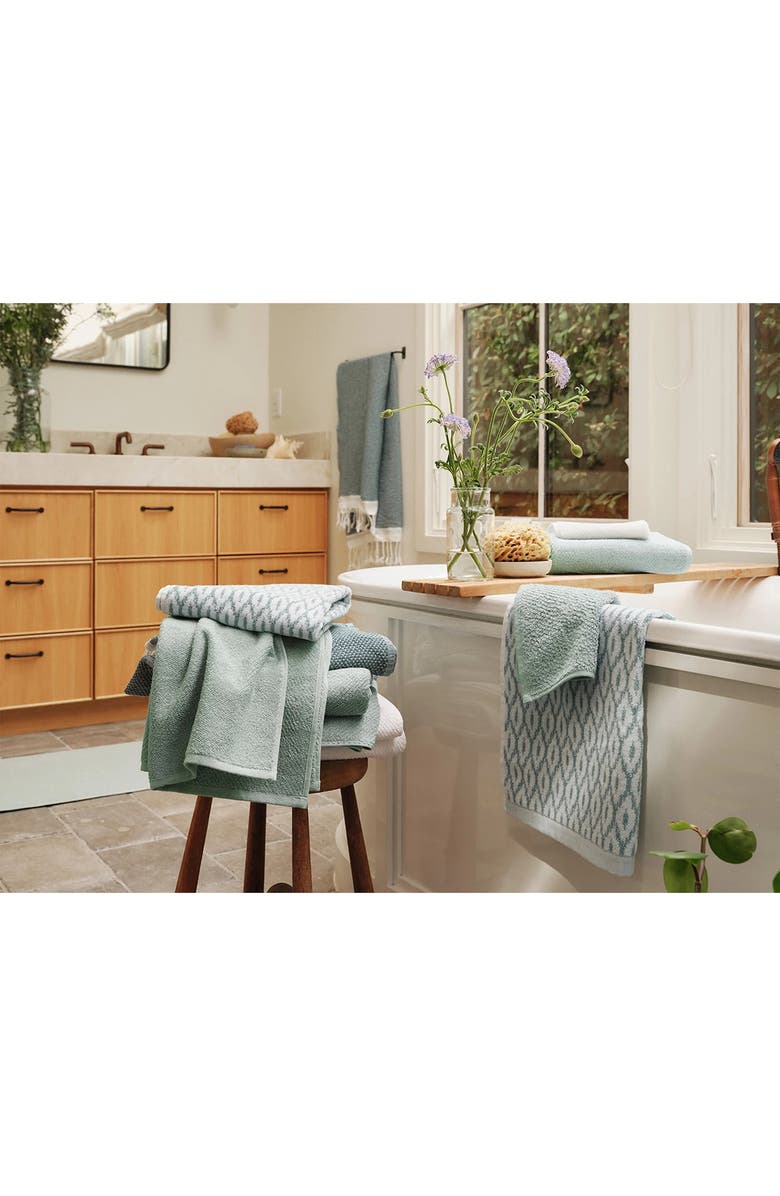 Coyuchi Air Weight Organic Cotton Bath Towel, Alternate, color, Sea Mist