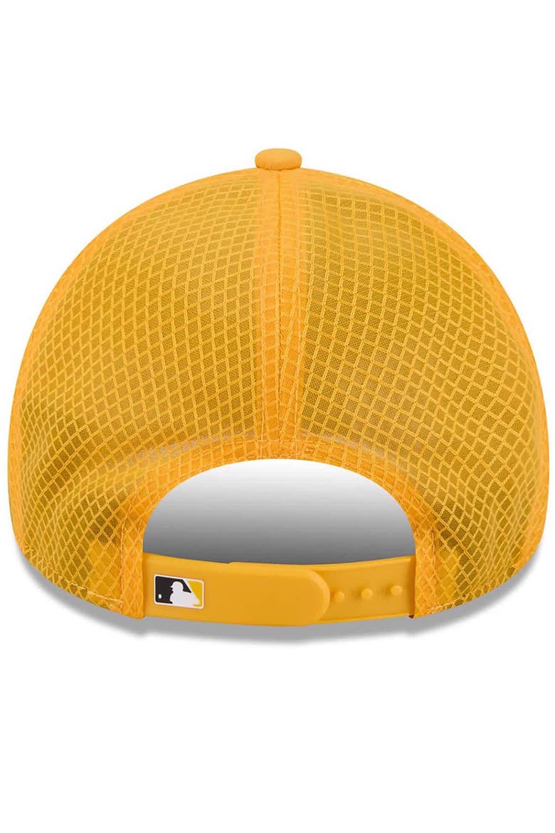 Men's New Era Gold Athletics 2026 Batting Practice Apex 9FORTY Adjustable Trucker Hat, Alternate, color, Gold