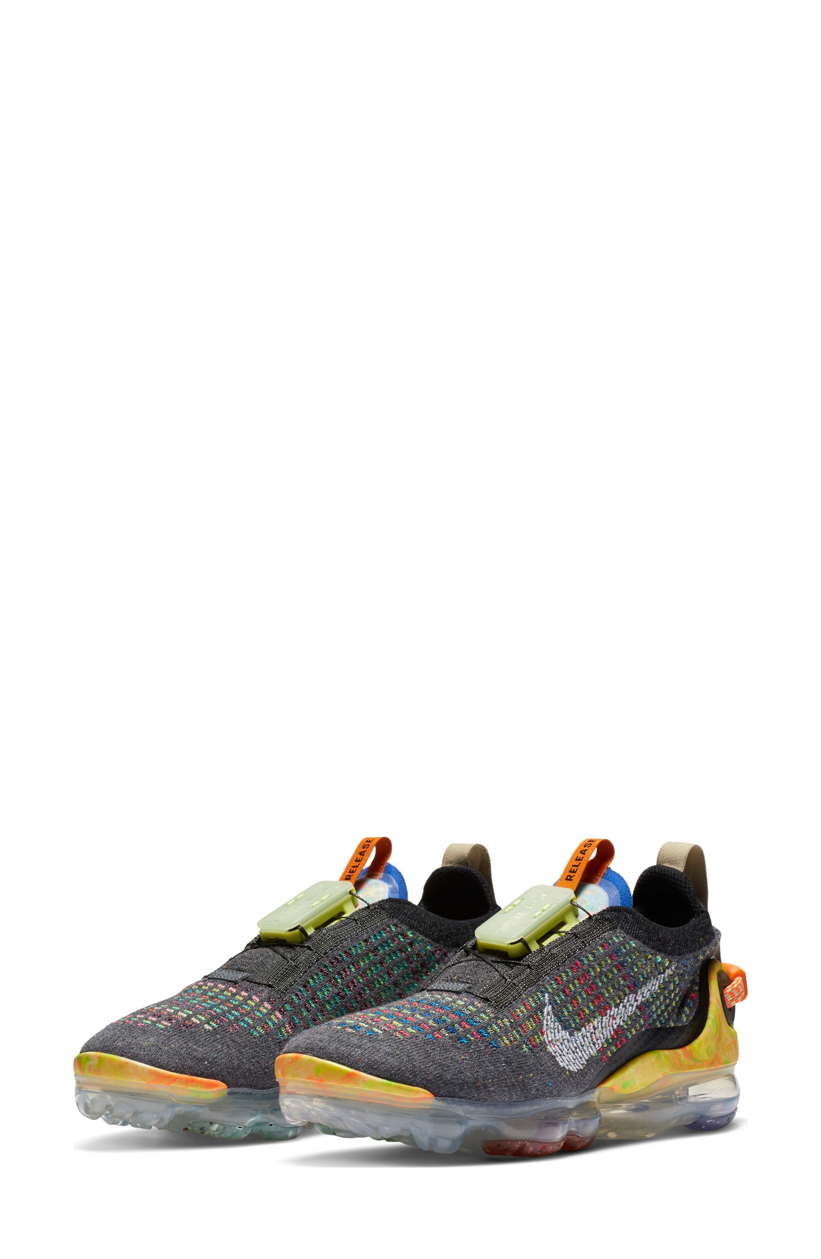 Nike Air VaporMax 2020 Flyknit Sneaker, Main, color, 