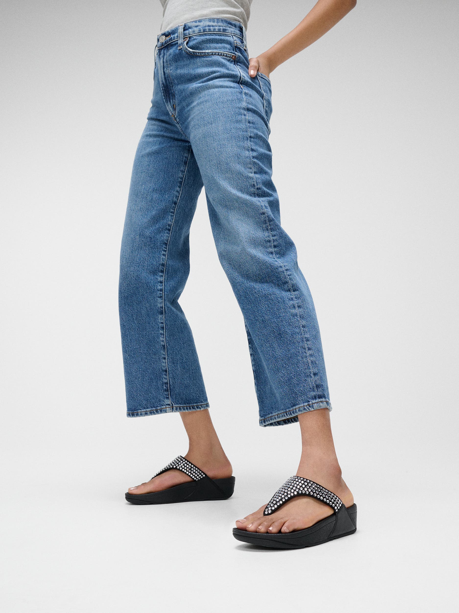 FitFlop Lulu Maxi-crystal toe-post sandals, Alternate, color, Black