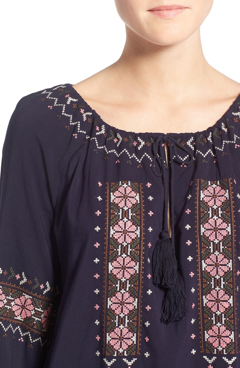 cupcakes and cashmere 'Teddy' Embroidered Shift Dress, Alternate, color, 