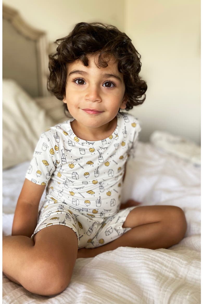 Milk & Cookies Kids 2-Piece Short Sleeve & Shorts Pajama Set, Alternate, color, MILK & COOKIES