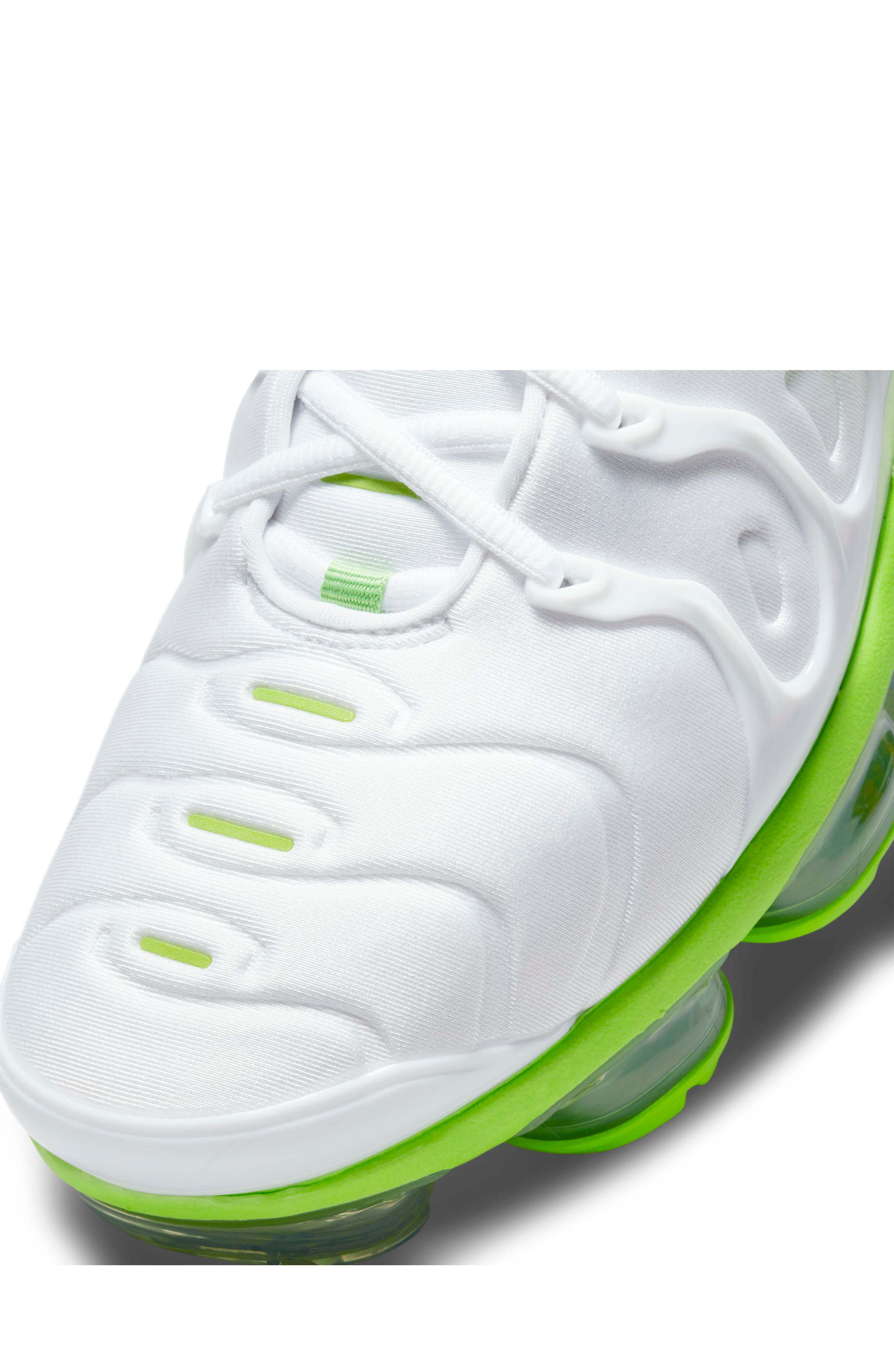 Nike Air VaporMax Plus Sneaker, Alternate, color, 