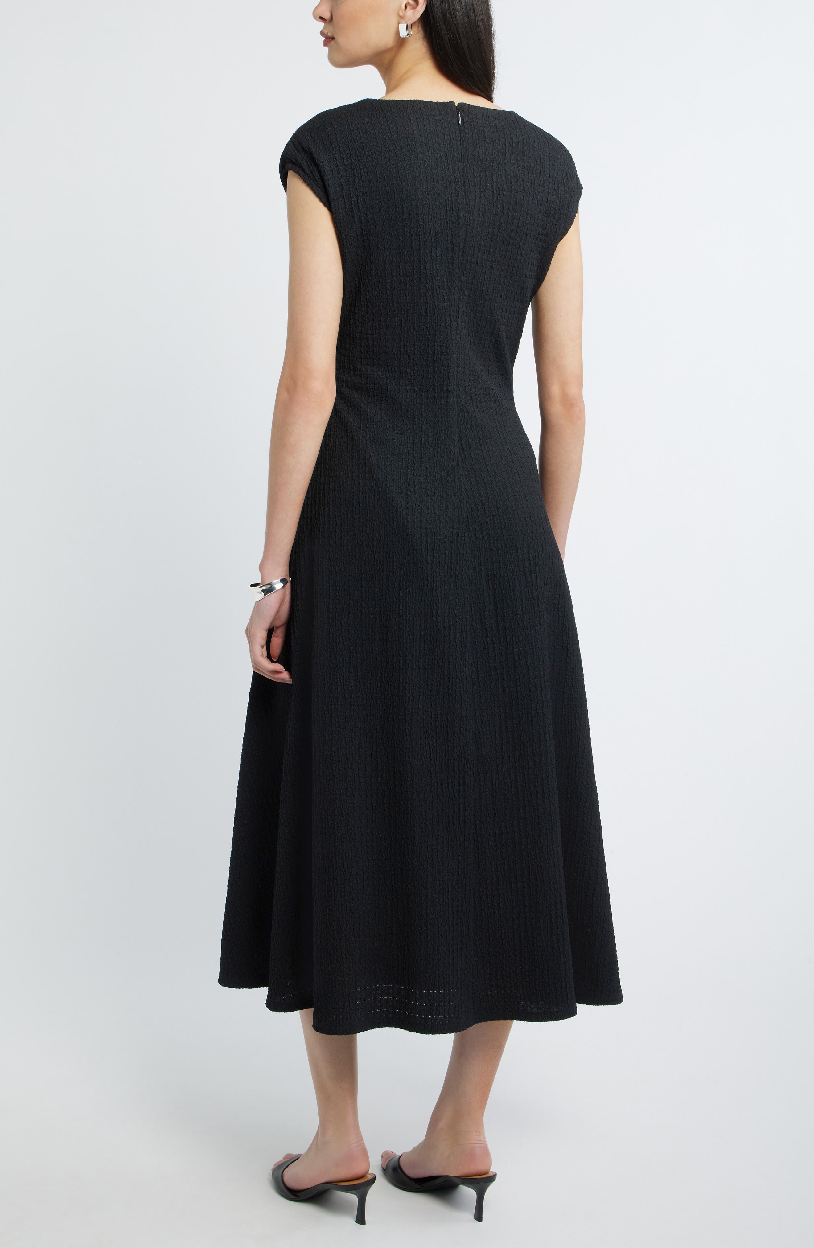 Женские платья Nordstrom Textured Ruched Midi Dress — фото 2